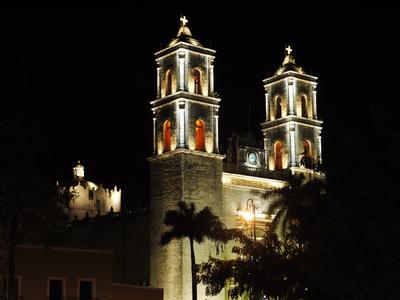 Night lights, cathedral in Valladolid