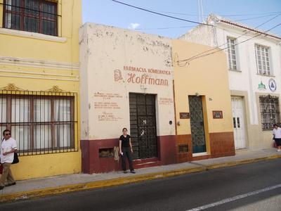 Who knew that the Hoffmanns have a family business in Merida? It is a homeopathic pharmacy.