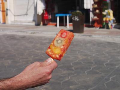 Fresh fruit paleta