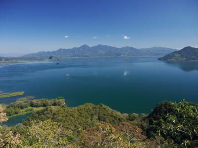 View of Lago de Yojoa from Las Nalgas