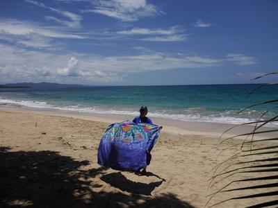 The ritual Shaking of the Pareu, Playa Uva