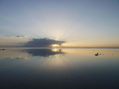 Silent sunset. Moorea lagoon