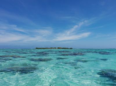 Lagoon with motu, Hauru, Moorea