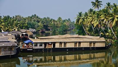 The houseboats take some skill to manoeuvre.