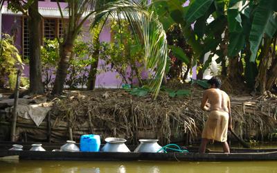 Residents of the backwaters must constantly ferry drinking water to the homes, from pipes situated here and there. The canal waters are dangerous to drink. They are apparently perfectly fine for swimming, laundry, dishwashing etc, however.