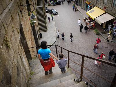 Descending from the ramparts, in search of gelato