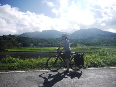 After riding into Fenglin in the dark and pouring rain, the sun came out for the ride down to Ruisui. We took the slower, more scenic Road 193 for the first part of the day.