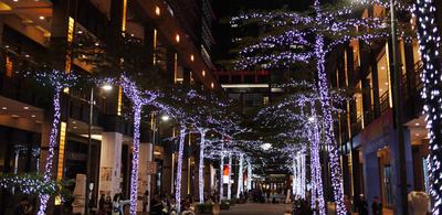 Late evening in Xinyi district, near the Taipei 101 tower. The area is choke-full of nightclubs and FOMO. I was severely underdressed.