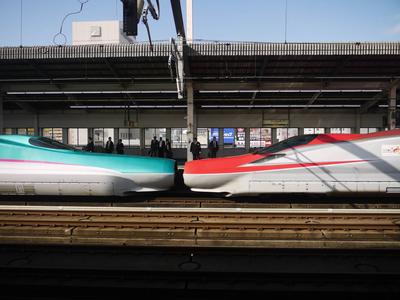 Civilized travel, part 1: at the Shinkansen station