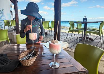 One last piñada on the beach, then it's time to wash up and fish in our packs for specialized technical gear - shoes and socks - for the flight home. The forecast for tomorrow is 12 degrees and rain...